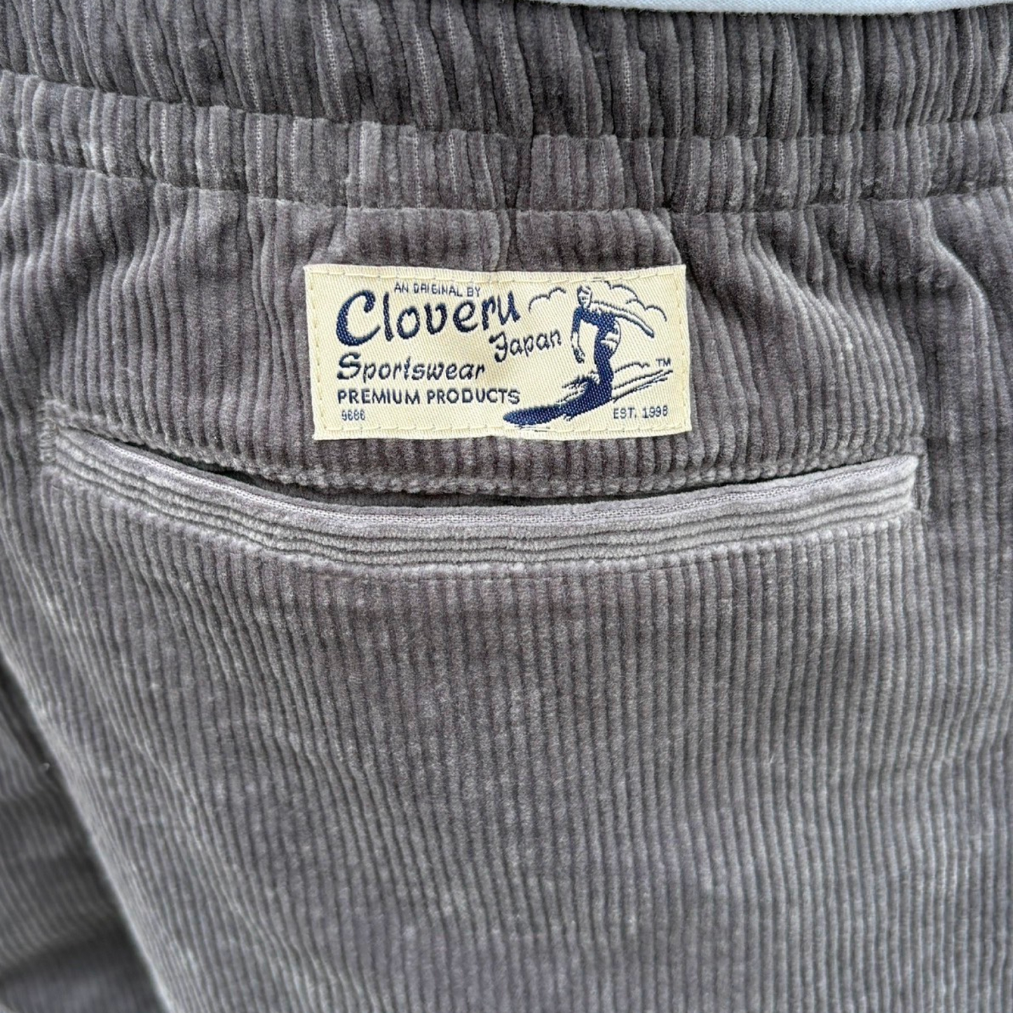 Cloveru CORDUROY CLASSIC SHORTS