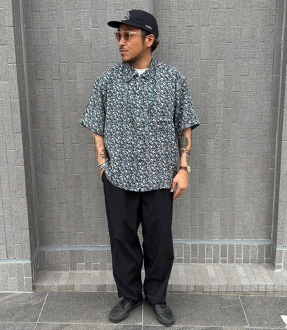 PRINTED LOOP COLLAR SS SHIRT