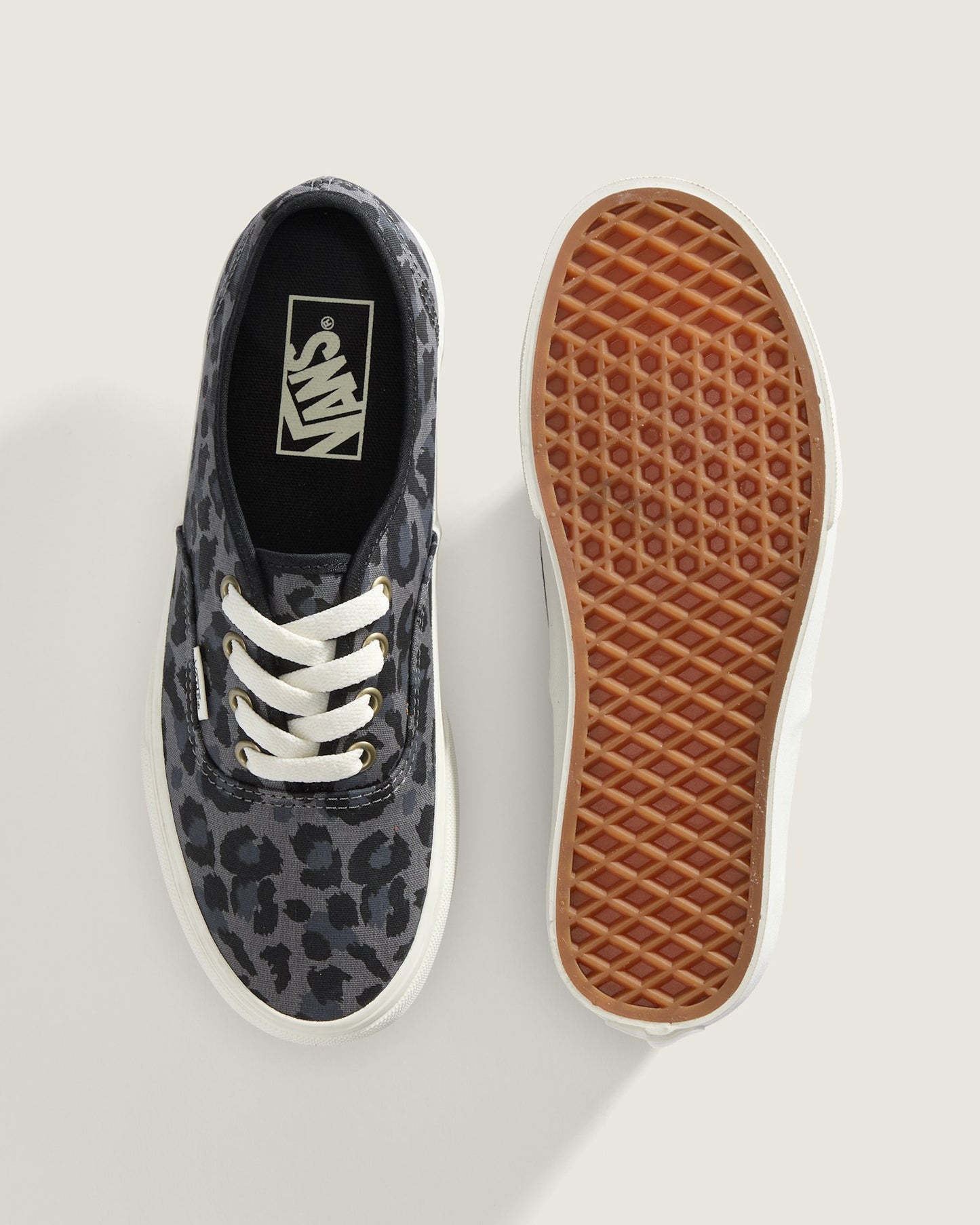 Authentic  VN000D6GHR0