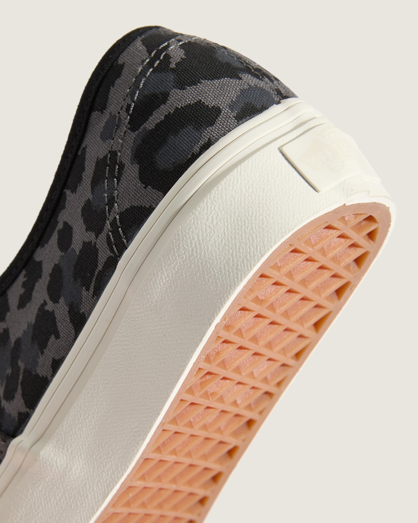 Authentic  VN000D6GHR0