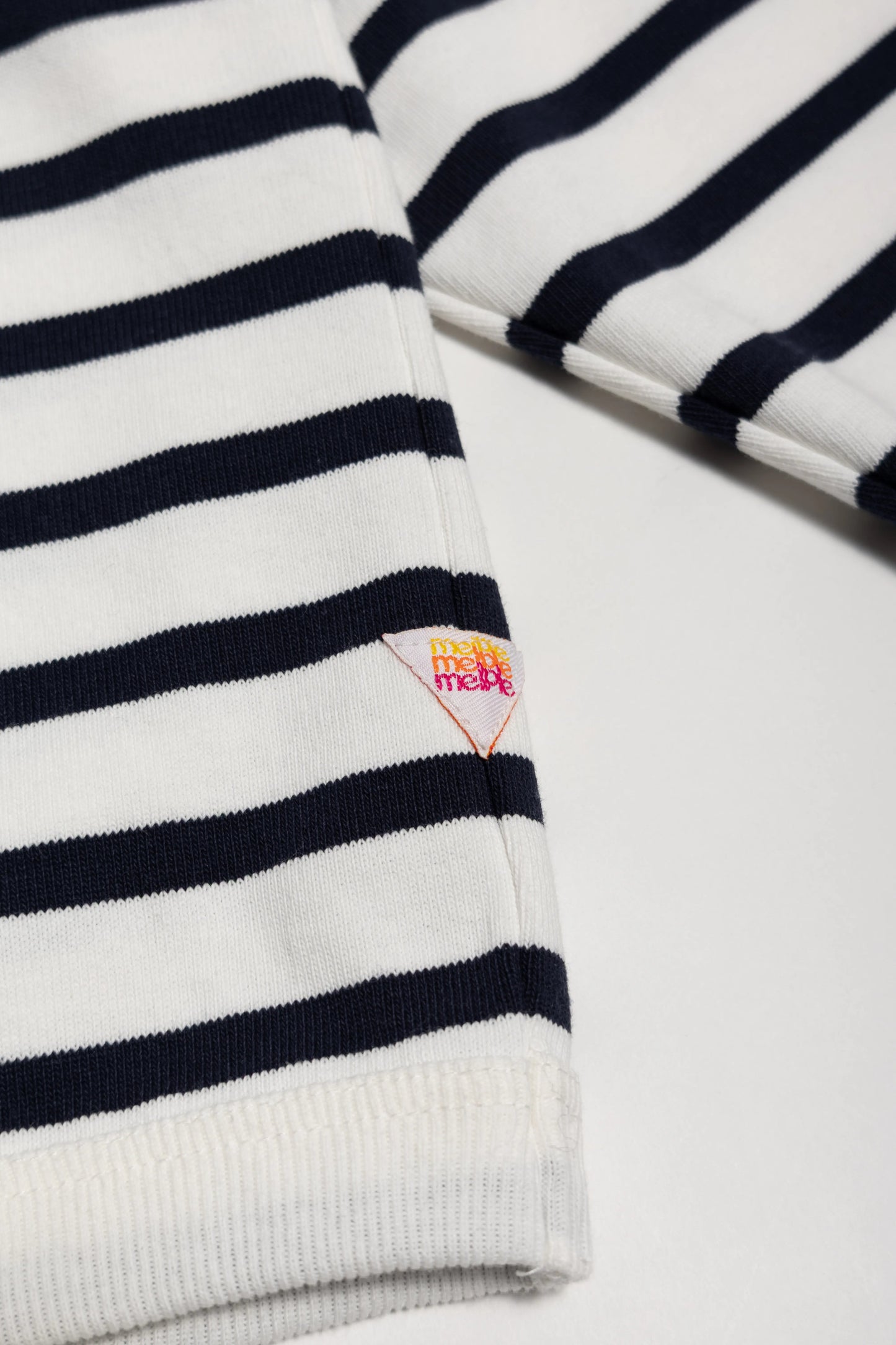 The American Ringer Border L/S